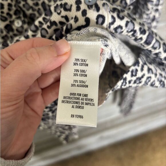 Casual Corner med 70% silk cotton Animal cheetah Print cardigan button Sweater - Picture 3 of 4